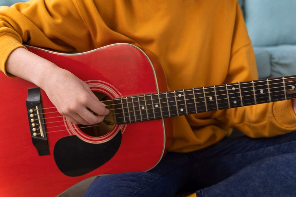 gitar akustik